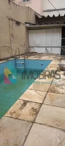 TIJUCA!!! JUNTO À PRAÇA SAENZ PENA!! CASA COM 5 QUARTOS (3 SUÍTES), PISCINA, VARANDA E 3