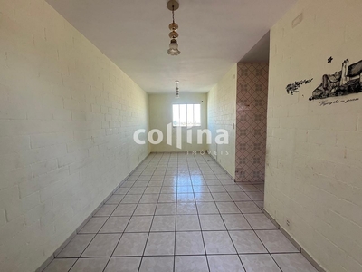 Apartamento em Conjunto Habitacional Presidente Castelo Branco, Carapicuíba/SP de 56m² 2 quartos para locação R$ 900,00/mes