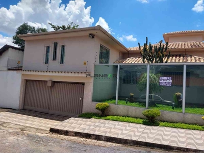 Casa com 3 quartos à venda no bairro Jardim Riacho das Pedras, 400m²