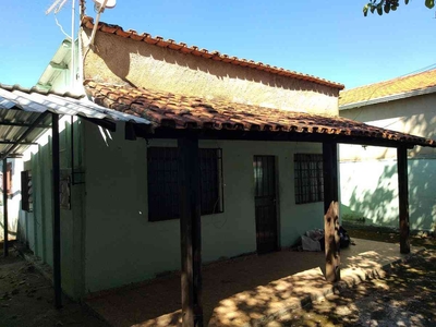 Casa com 3 quartos à venda no bairro Rio Branco, 100m²
