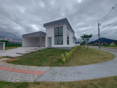 Casa em Centro, Maricá/RJ de 220m² 3 quartos à venda por R$ 939.000,00