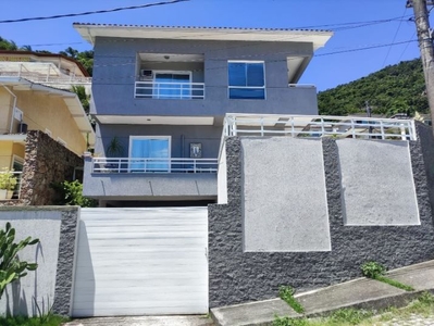 Casa em Charitas, Niterói/RJ de 230m² 5 quartos à venda por R$ 2.100.000,00 ou para locação R$ 9.000,00/mes