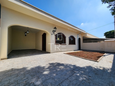 Casa em Jardim Dom Bosco, Campinas/SP de 211m² 4 quartos à venda por R$ 979.000,00