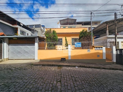 Casa em Prado, Nova Friburgo/RJ de 185m² 4 quartos à venda por R$ 620.000,00 ou para locação R$ 2.100,00/mes
