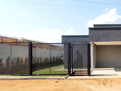 Casa em Taguatinga Norte (Taguatinga), Brasília/DF de 220m² 3 quartos à venda por R$ 689.000,00