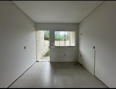 Casa no Bairro Água Verde em Blumenau com 2 Dormitórios (2 suítes) e 74.51 m²