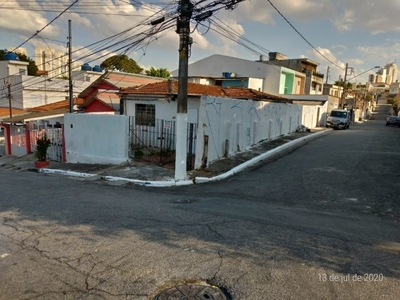 Faça uma casa linda e tenha mais uma fonte de renda. Bairro tranquilo