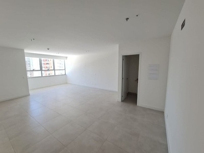 Sala em Bela Suiça, Londrina/PR de 49m² à venda por R$ 669.000,00