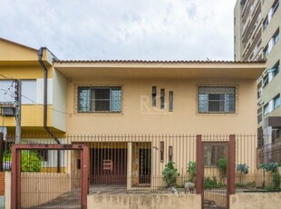 Casa à venda por R$ 900.000