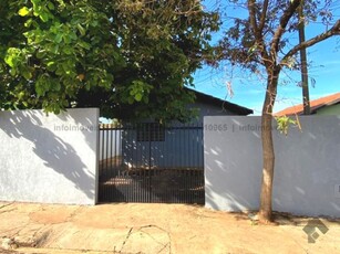 Casa em condomínio fechado nas Moreninhas
