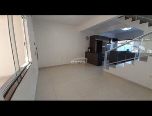 Casa no Bairro Itoupavazinha em Blumenau com 2 Dormitórios (2 suítes) e 95 m²