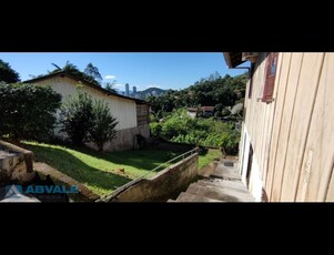 Casa no Bairro Velha em Blumenau com 2 Dormitórios e 232.63 m²