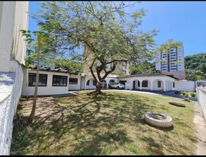 Casa no Bairro Vila Nova em Blumenau com 9 Dormitórios e 360 m²