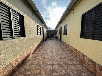 Edvaldo Moreira Aluga, Alugo Apartamento / Kit Qnn 03 Ceilândia Norte Brasília DF