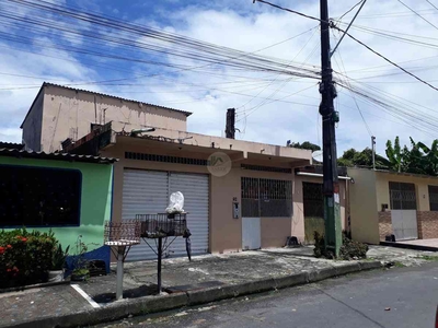 Casa com 2 quartos à venda no bairro Tancredo Neves, 211m²