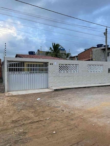 Casa com 3 quartos à venda no bairro Centro, 105m²