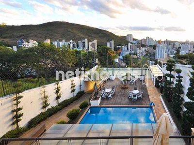 Casa com 4 quartos à venda no bairro Mangabeiras, 700m²