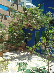 Casa com 4 quartos à venda no bairro Santa Lúcia, 333m²