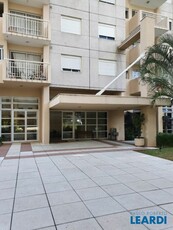 Apartamento à venda por R$ 500.000