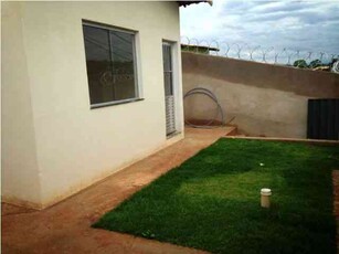 Casa com 3 quartos à venda no bairro Floresta Encantada, 65m²