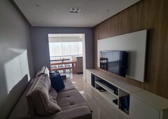 Apartamento à venda em Lapa com 92 m², 3 quartos, 1 suíte, 2 vagas
