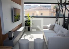 APARTAMENTO no 1º andar com 2 dormitórios