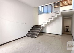 Casa com 6 quartos à venda no bairro Monte Castelo, 220m²