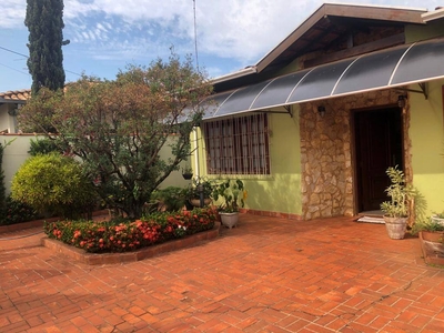 Casa em Jardim Santa Lúcia, Araraquara/SP de 470m² 3 quartos à venda por R$ 649.000,00