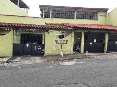 Imóvel com duas casas com acessos independentes - em Cruzeiro do Sul- Cariacica