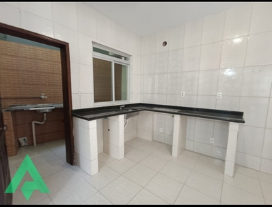 Casa no Bairro Água Verde em Blumenau com 7 Dormitórios (2 suítes) e 400 m²