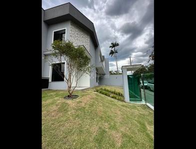 Casa no Bairro Itoupava Seca em Blumenau com 2 Dormitórios (3 suítes) e 119 m²