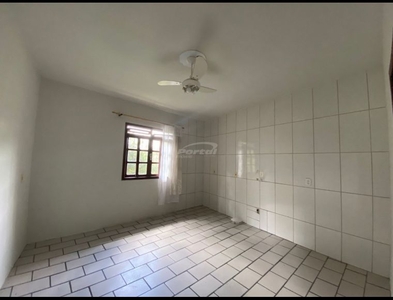 Casa no Bairro Ponta Aguda em Blumenau com 3 Dormitórios (1 suíte)