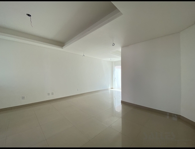 Casa no Bairro Velha Central em Blumenau com 3 Dormitórios (1 suíte)