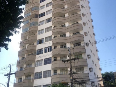 Amplo apartamento no bairro São Francisco