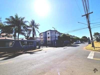 Apartamento com 3 dormitórios no Residencial dos Coqueiros