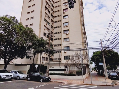 Apartamento reformado no Edifício Campo Grande