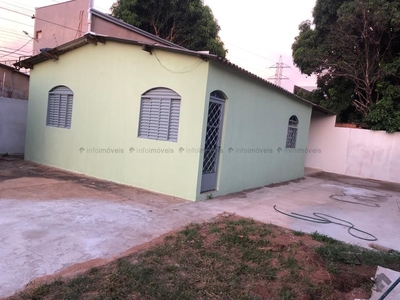 Casa com localização Privilegiada no B. Tiradentes