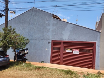 Excelente casa com 2 quartos no Jardim Itamaracá