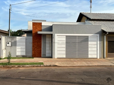 Excelente casa - fino acabamento e sobra de terreno