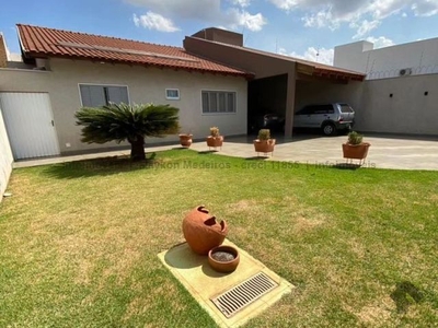 Linda casa no Jardim Itatiaia