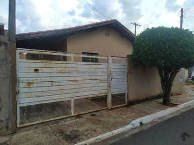 Oportunidade em condomínio na Vila Nasser