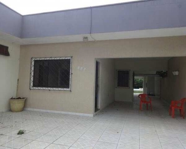 Aluga casa três dormitórios, Bairro São João Itajaí/SC