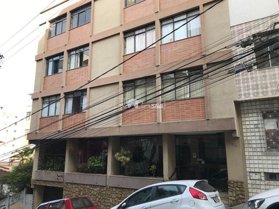 Apartamento 2 quartos, cozinha com armário, Centro - Juiz de Fora/MG