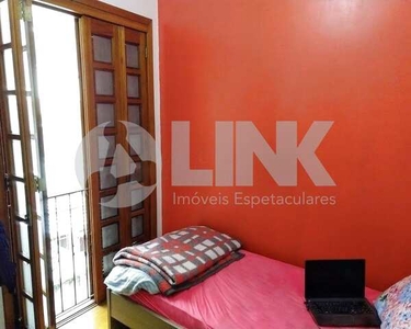 Apartamento de 1 dormitório transformado em dois à venda no bairro Floresta em Porto Alegr