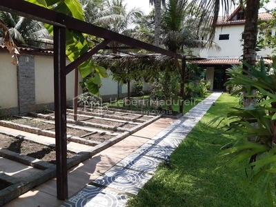 Casa à venda, beira do mar, deck, piscina -Praia da Ribeira, ANGRA DOS REIS - RJ