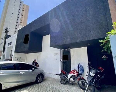 Casa para venda possui 214 metros quadrados com 6 quartos em Meireles - Fortaleza - CE