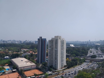 Cobertura com vista fantástica para o Parque do Ibirapuera