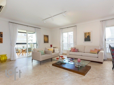 Apartamento à venda em Jardim América com 250 m², 2 quartos, 2 suítes, 4 vagas