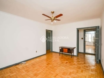 Apartamento com 3 quartos para alugar na rua joão bastian, 35, três figueiras, porto alegre, 80 m2 por r$ 2.200
