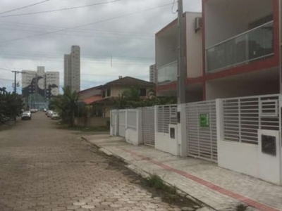 Locação anual-sobrado geminado-centro-piçarras